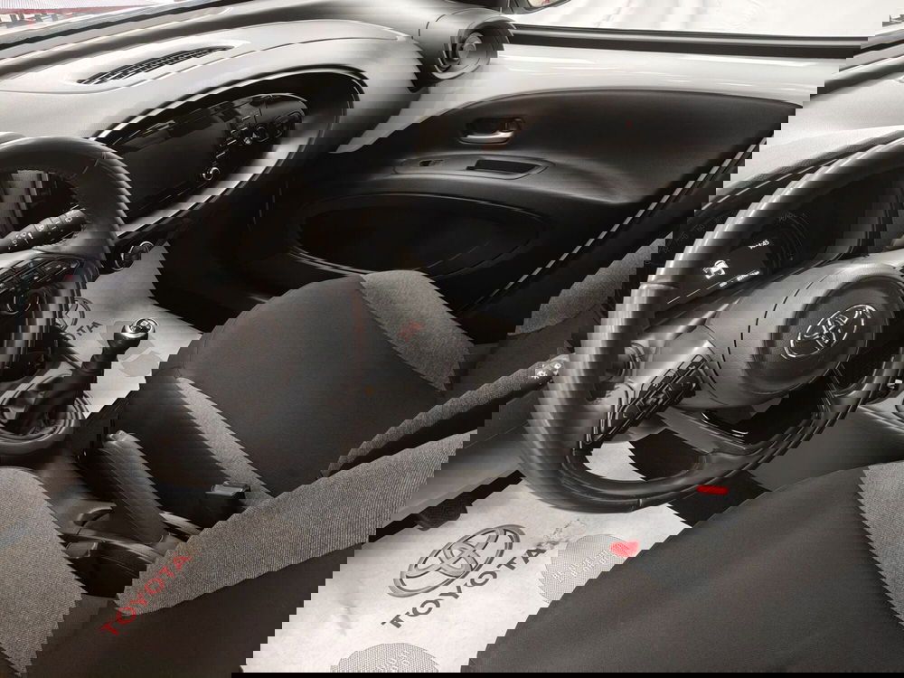 Toyota Aygo X usata a Roma (12)