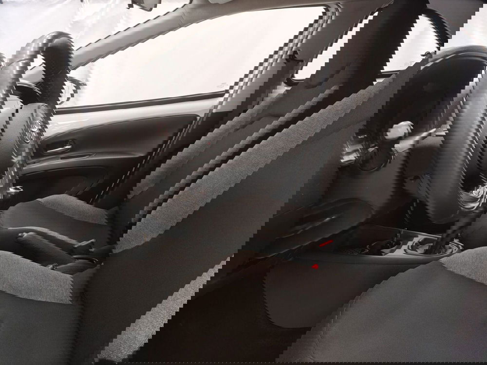 Toyota Aygo X usata a Roma (14)