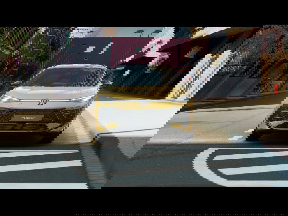 Volkswagen T-Roc nuova a Livorno (5)