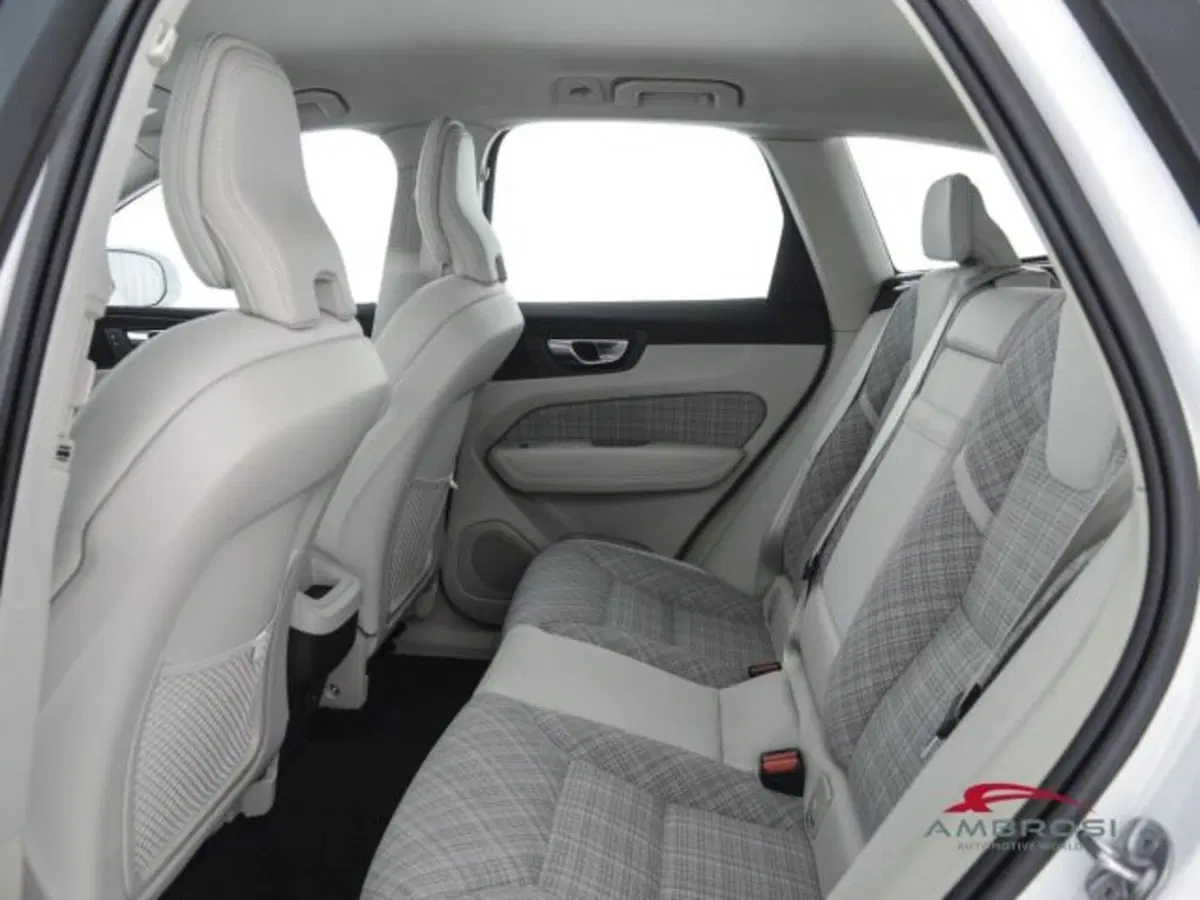 Volvo XC60 usata a Perugia (10)