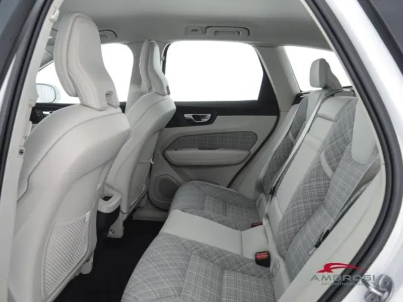 Volvo XC60 usata a Perugia (10)