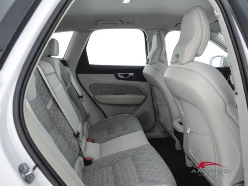Volvo XC60 usata a Perugia (11)