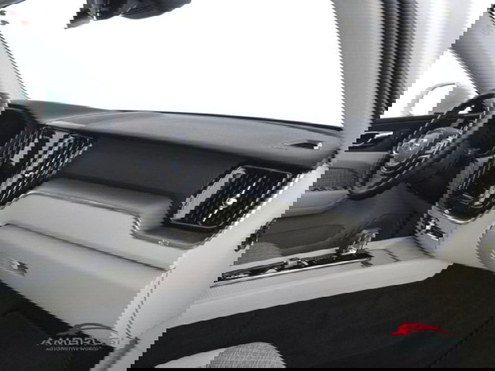 Volvo XC60 usata a Perugia (12)