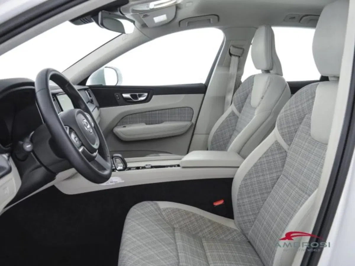 Volvo XC60 usata a Perugia (9)