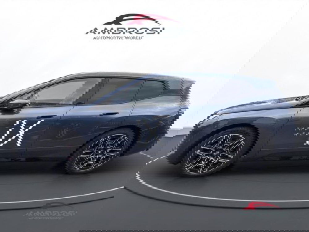 BMW iX usata a Perugia (6)