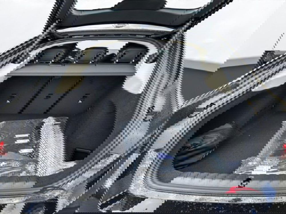 BMW i4 usata a Perugia (9)