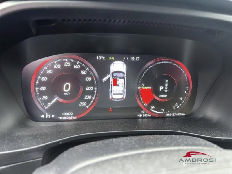 Volvo XC40 usata a Perugia (12)