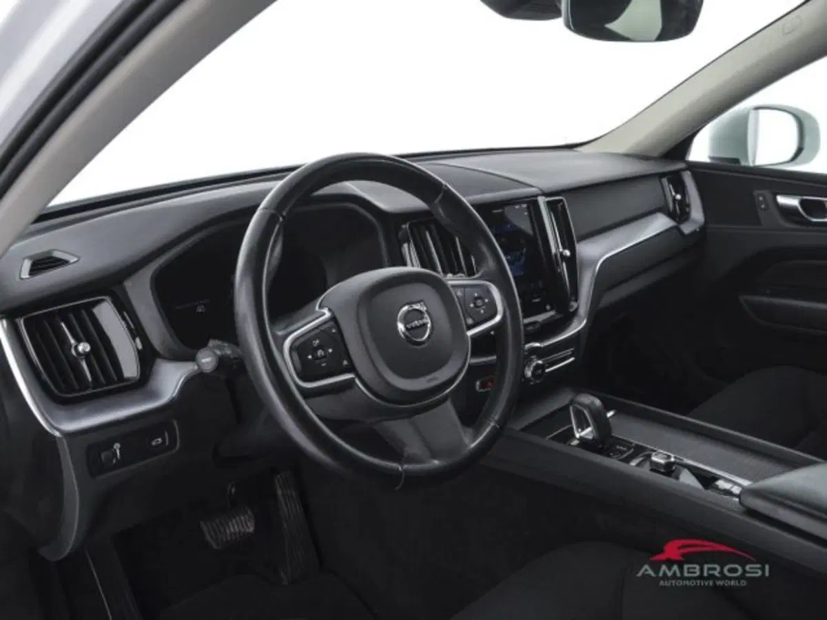 Volvo XC60 usata a Perugia (8)