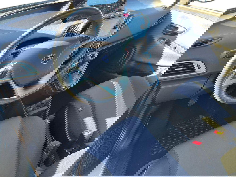 Lancia Ypsilon usata a Taranto (10)