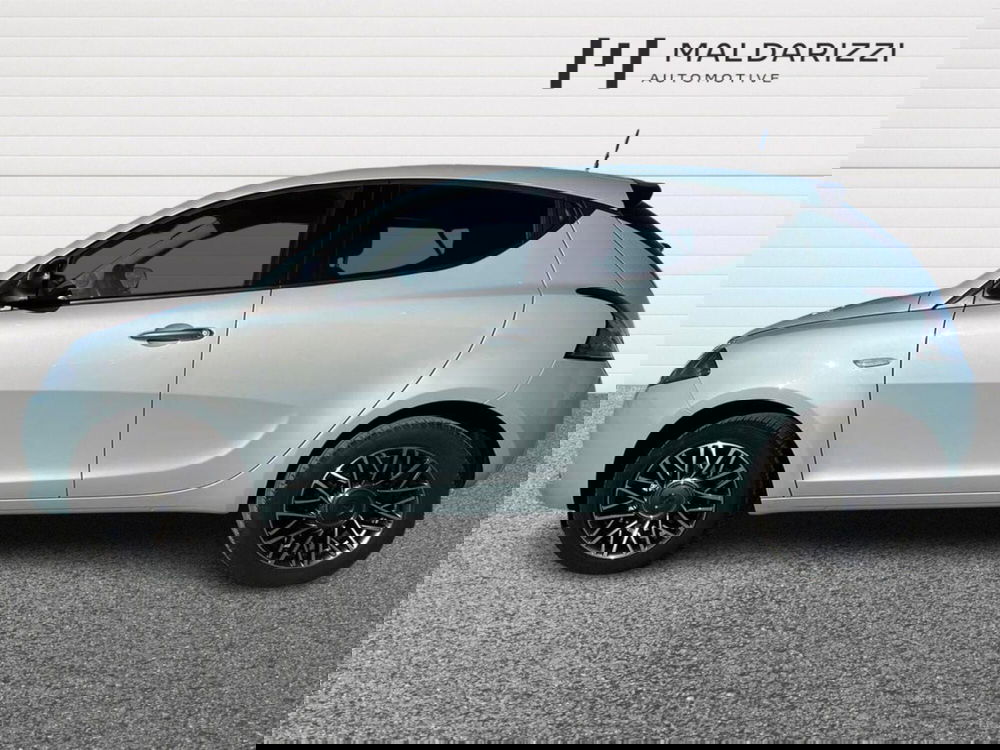 Lancia Ypsilon usata a Taranto (5)