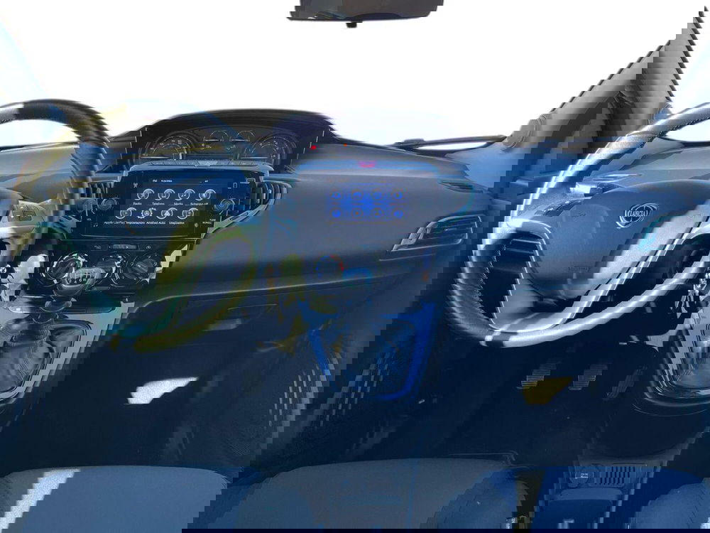 Lancia Ypsilon usata a Taranto (8)