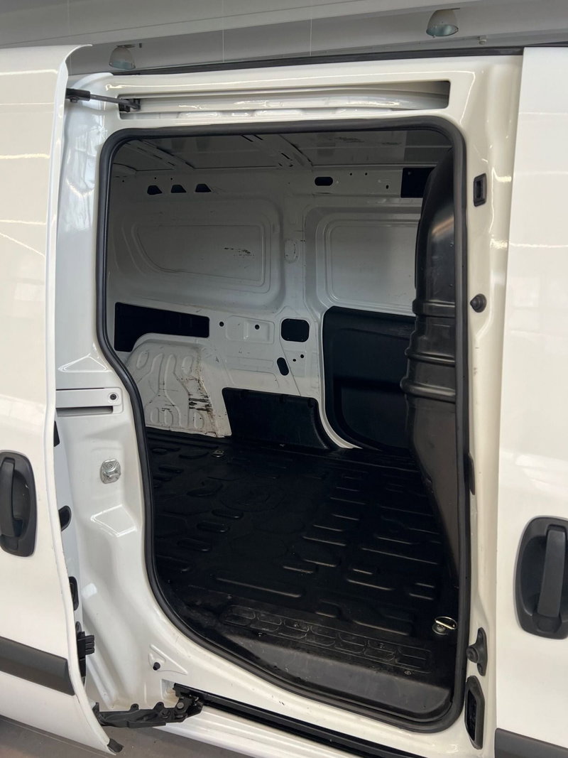 Fiat Doblò Furgone usata a Bari (10)