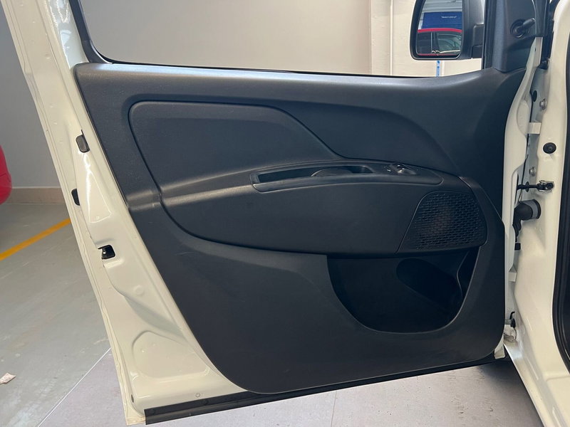 Fiat Doblò Furgone usata a Bari (11)