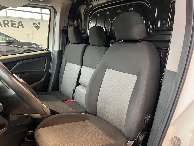 Fiat Doblò Furgone usata a Bari (14)