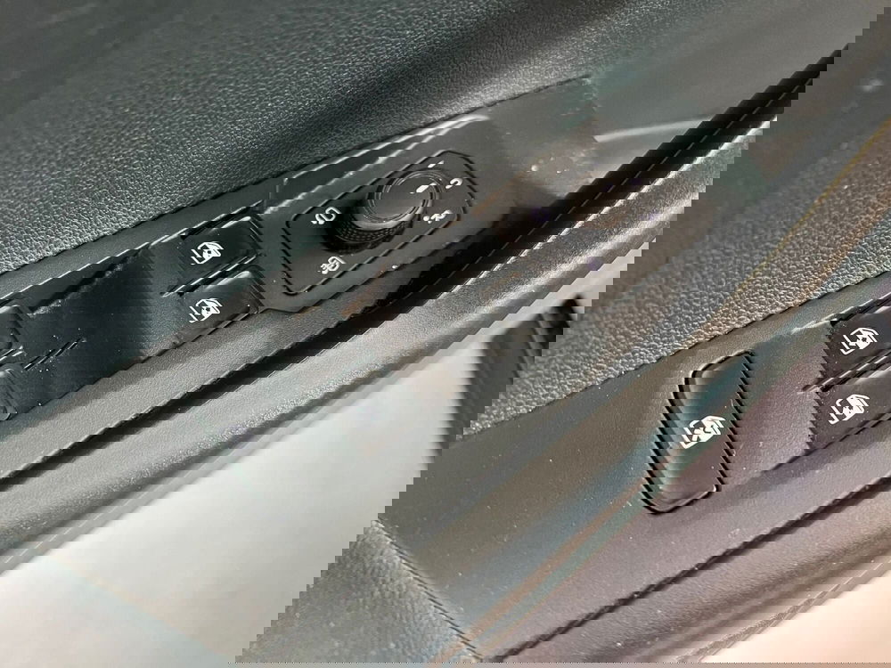 Volkswagen T-Cross usata a Bari (12)