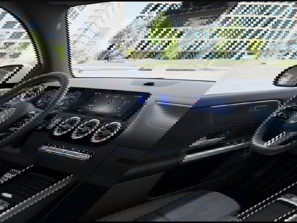 Mercedes-Benz EQA nuova a Ancona (12)