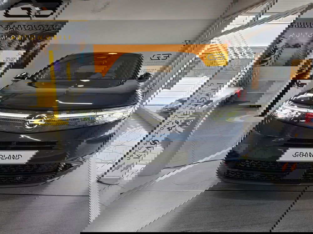 Opel Grandland nuova a Prato (12)
