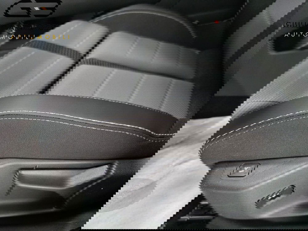 Opel Grandland nuova a Prato (13)