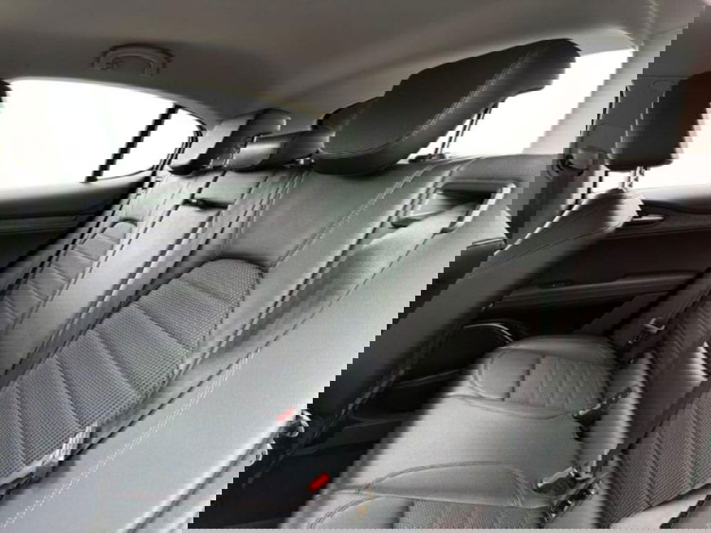 Alfa Romeo Stelvio usata a Lecce (15)