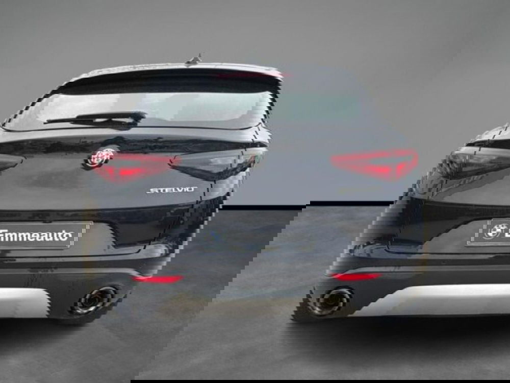 Alfa Romeo Stelvio usata a Lecce (4)