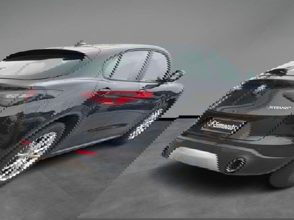 Alfa Romeo Stelvio usata a Lecce (5)