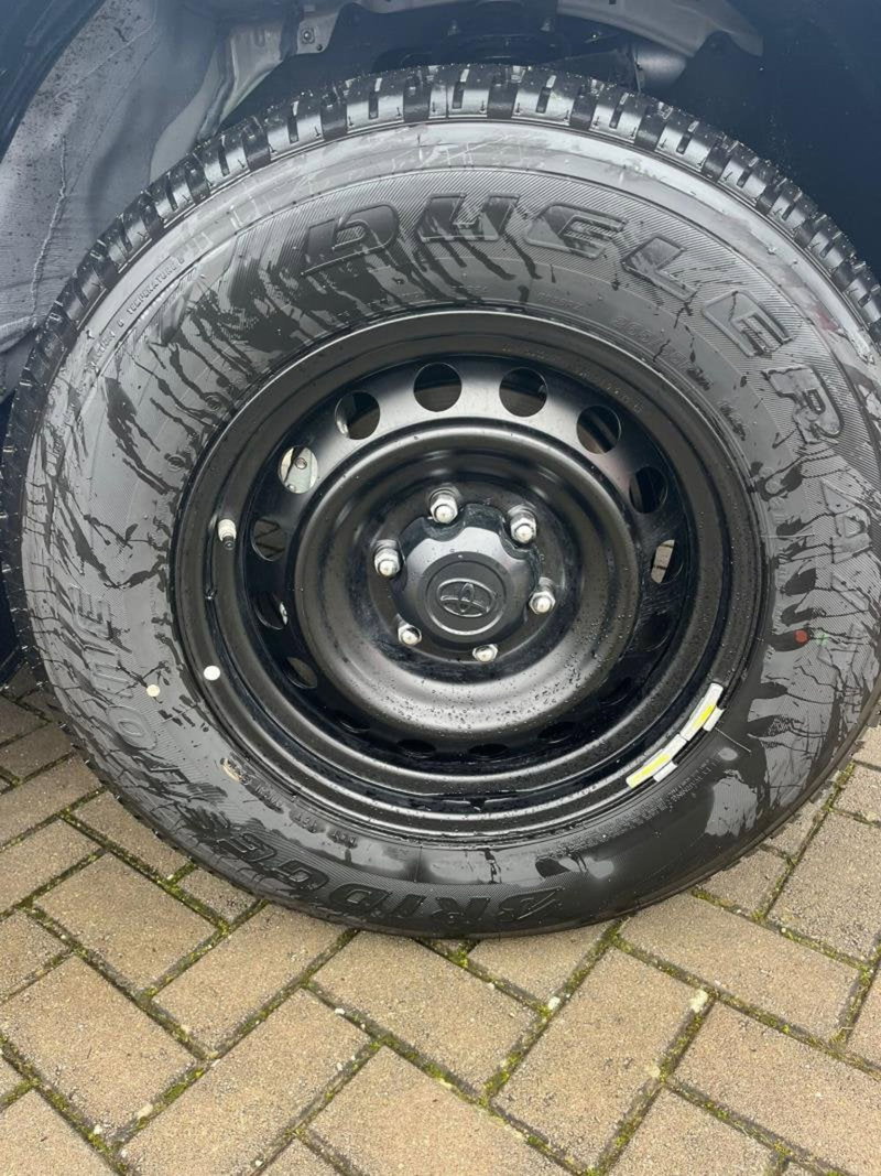 Toyota Hilux nuova a Perugia (10)