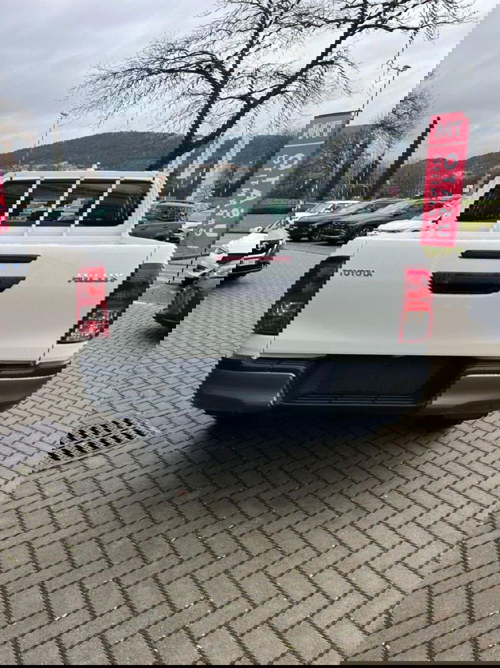 Toyota Hilux nuova a Perugia (4)