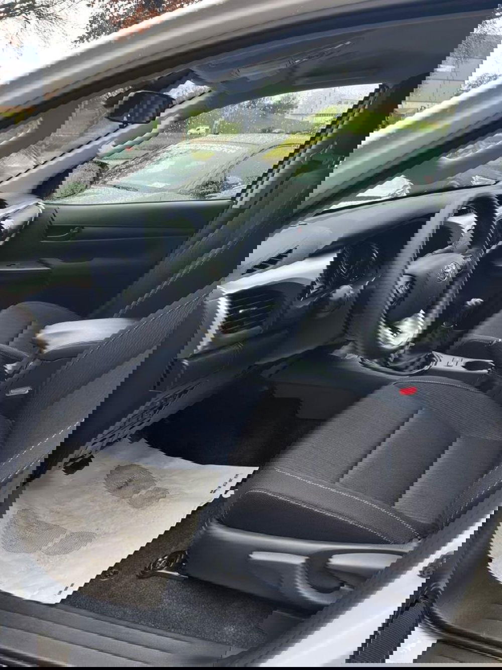 Toyota Hilux nuova a Perugia (5)