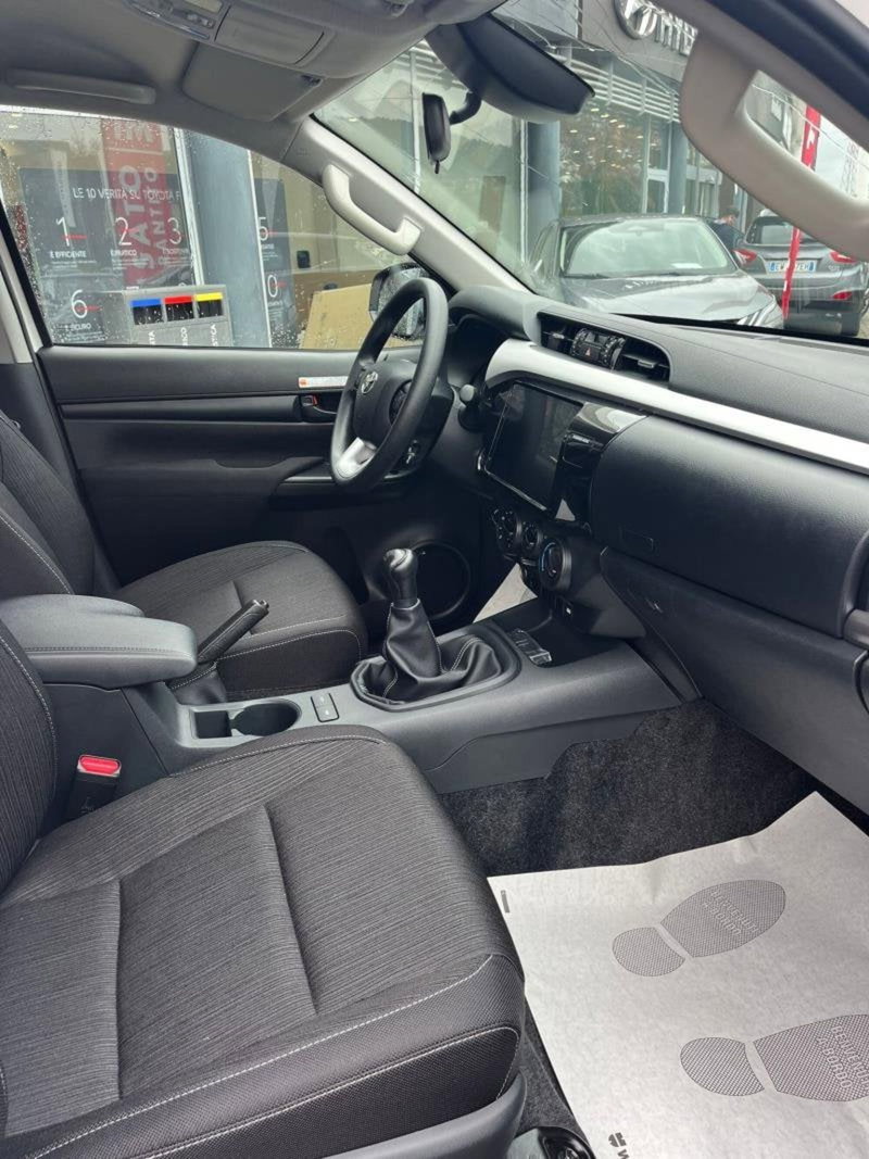 Toyota Hilux nuova a Perugia (6)