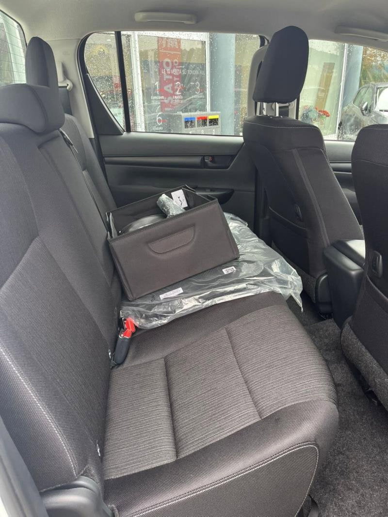 Toyota Hilux nuova a Perugia (8)