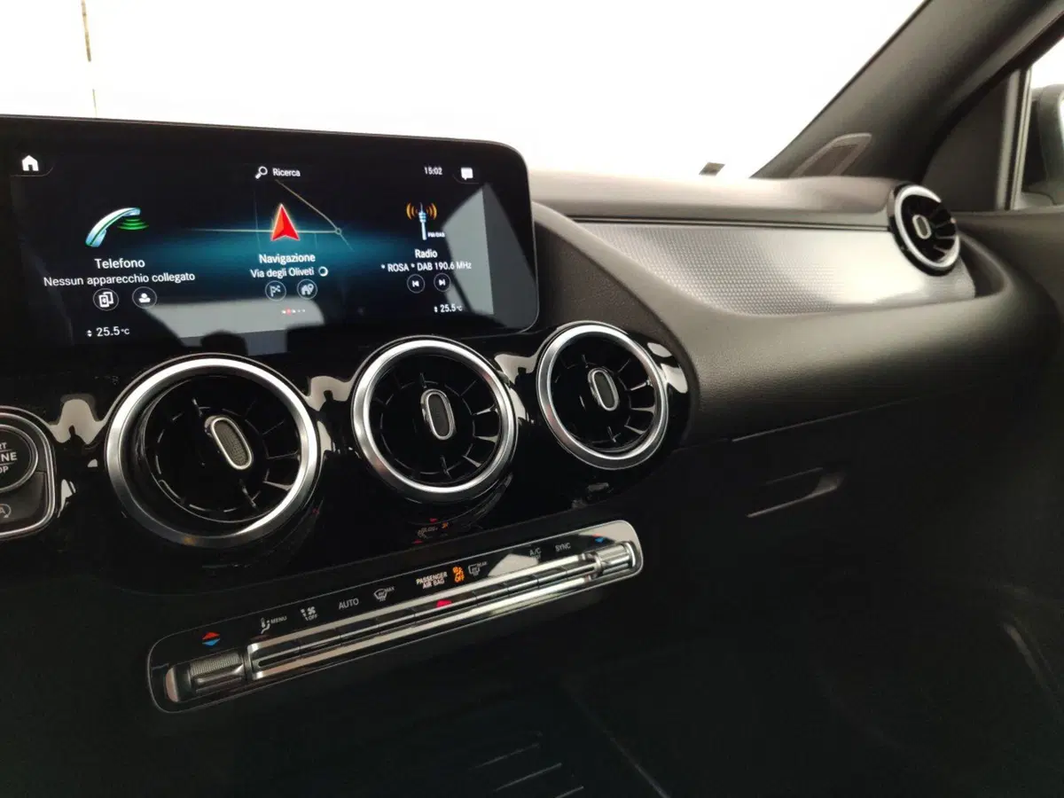 Mercedes-Benz GLA SUV usata a Massa-Carrara (12)