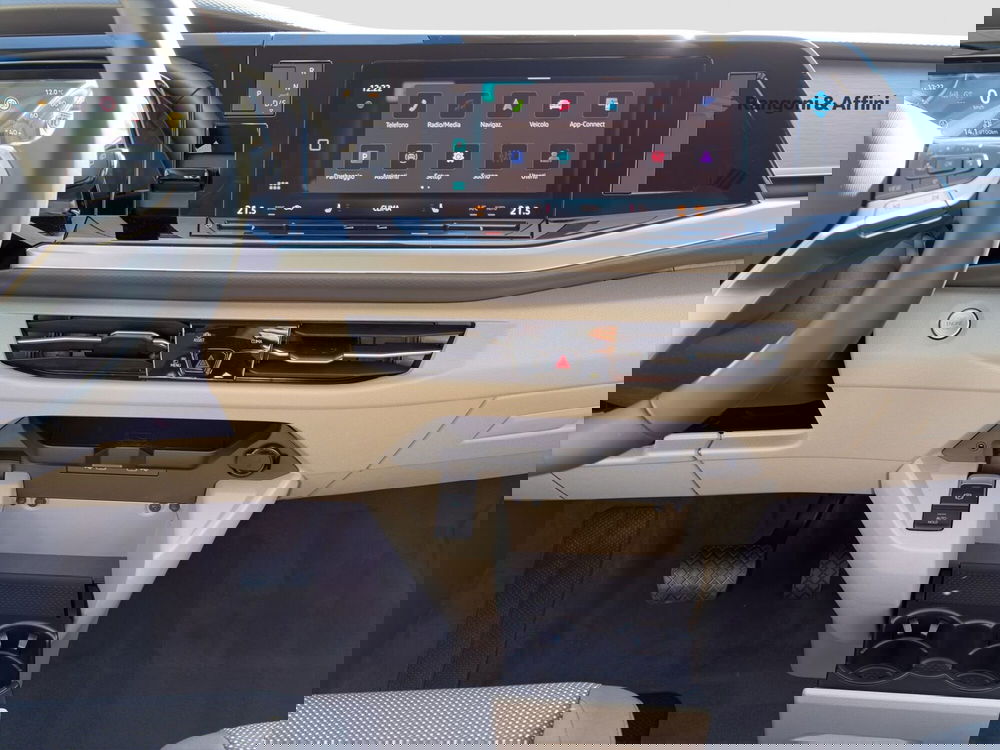 Volkswagen Multivan nuova a Brescia (14)