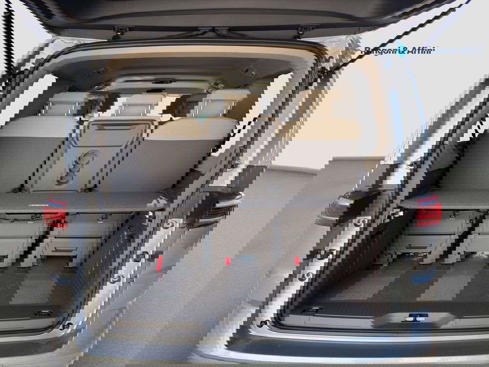 Volkswagen Multivan nuova a Brescia (17)