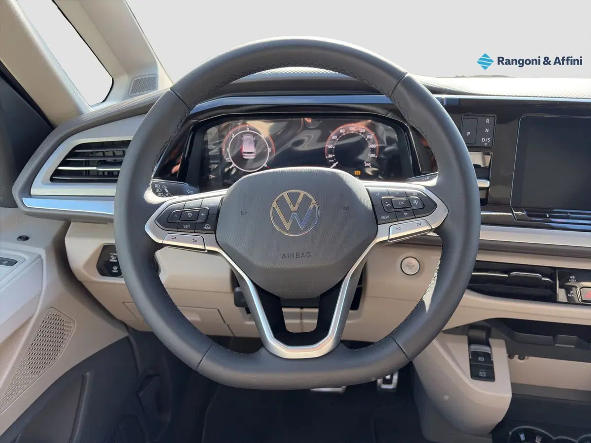 Volkswagen Multivan nuova a Brescia (10)