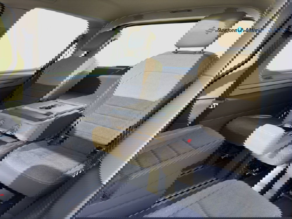 Volkswagen Multivan nuova a Brescia (12)