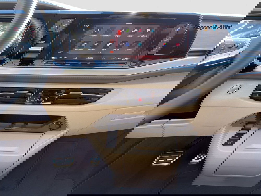 Volkswagen Multivan nuova a Brescia (14)