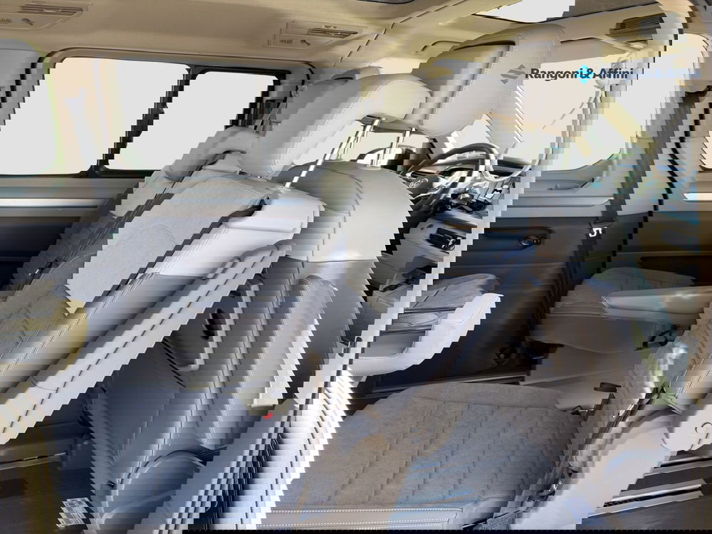 Volkswagen Multivan nuova a Brescia (16)