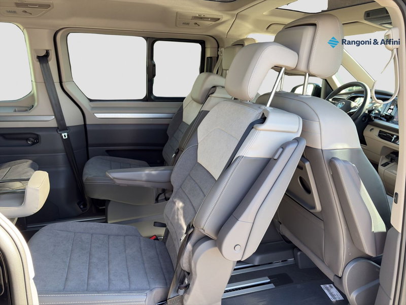Volkswagen Multivan nuova a Brescia (16)