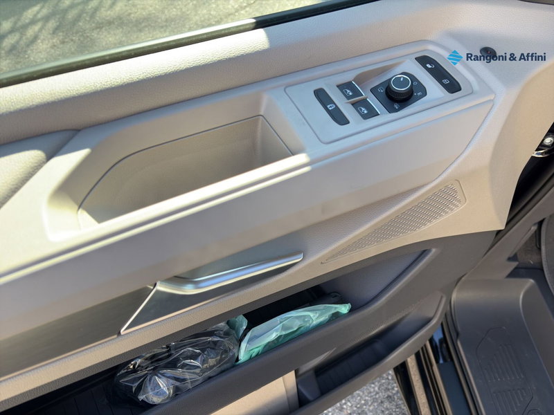 Volkswagen Multivan nuova a Brescia (20)