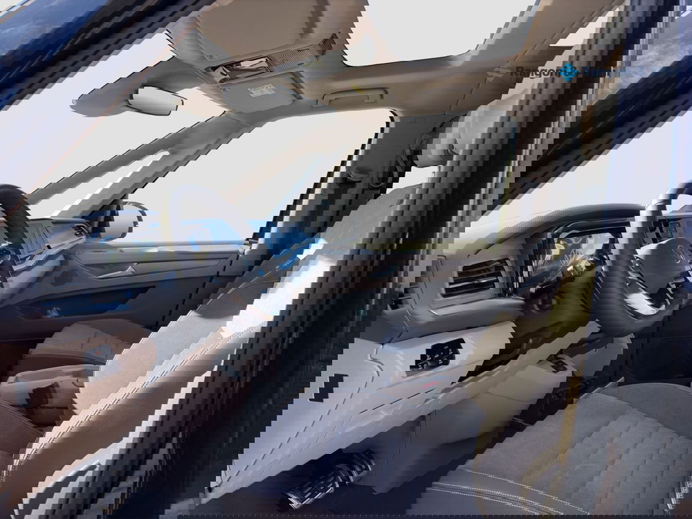 Volkswagen Multivan nuova a Brescia (9)