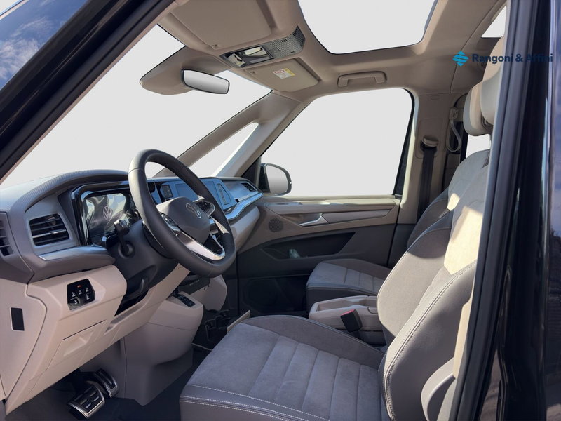 Volkswagen Multivan nuova a Brescia (9)