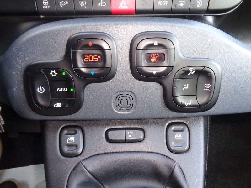 Fiat Panda Cross usata a Treviso (15)