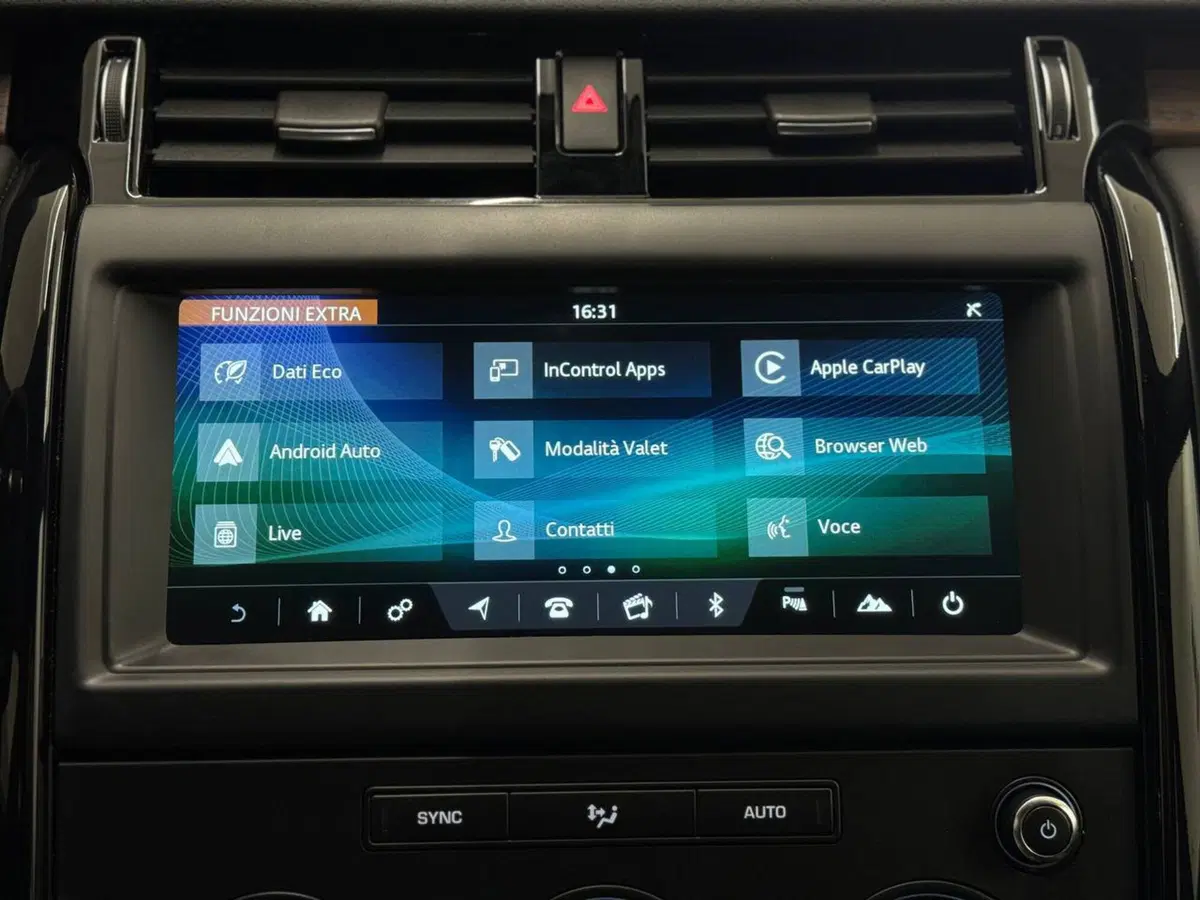 Land Rover Discovery Sport usata a Savona (11)