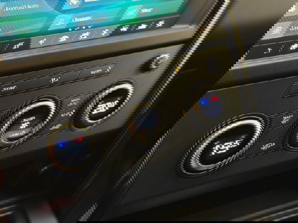 Land Rover Discovery Sport usata a Savona (16)