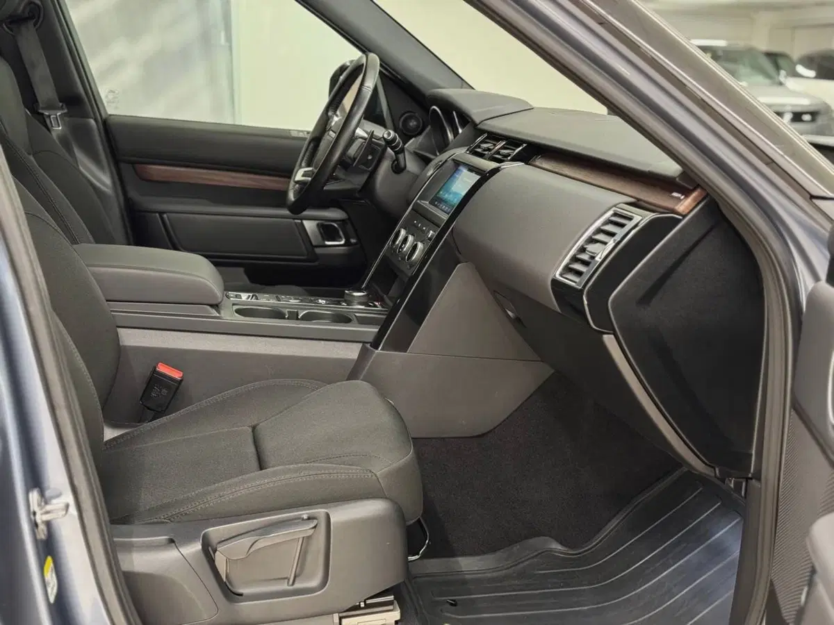 Land Rover Discovery Sport usata a Savona (9)