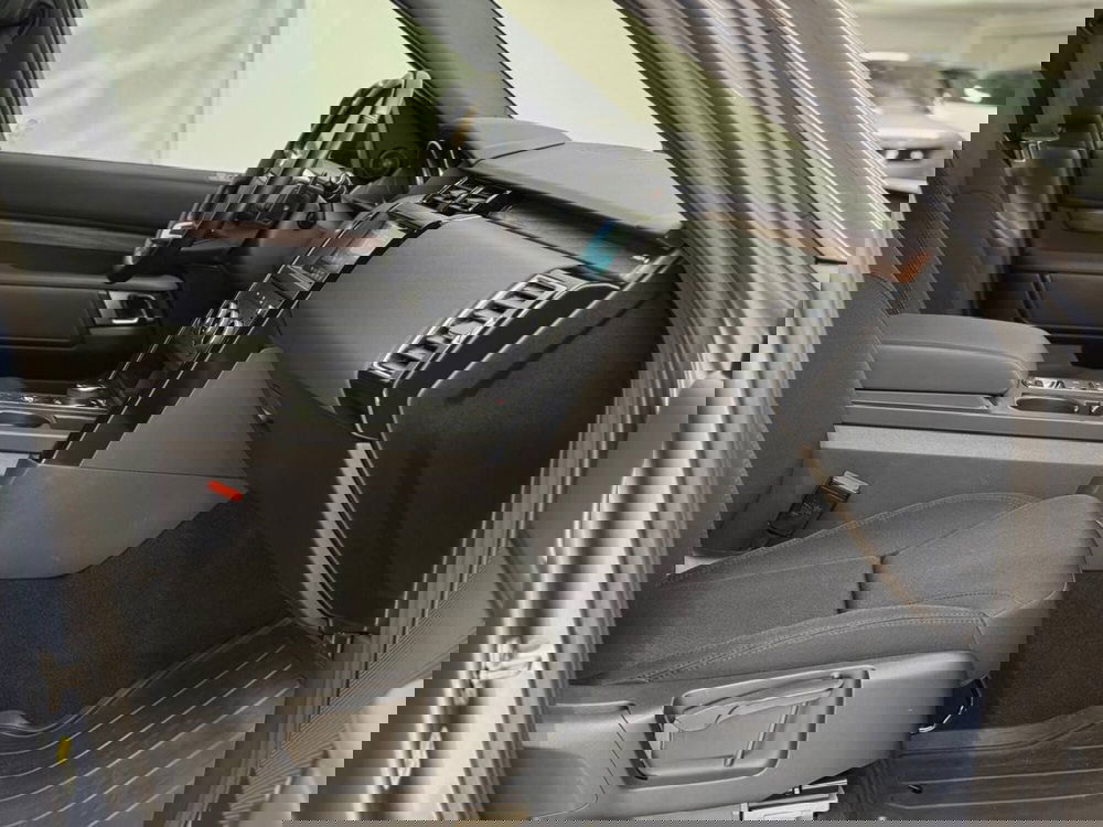 Land Rover Discovery Sport usata a Savona (9)