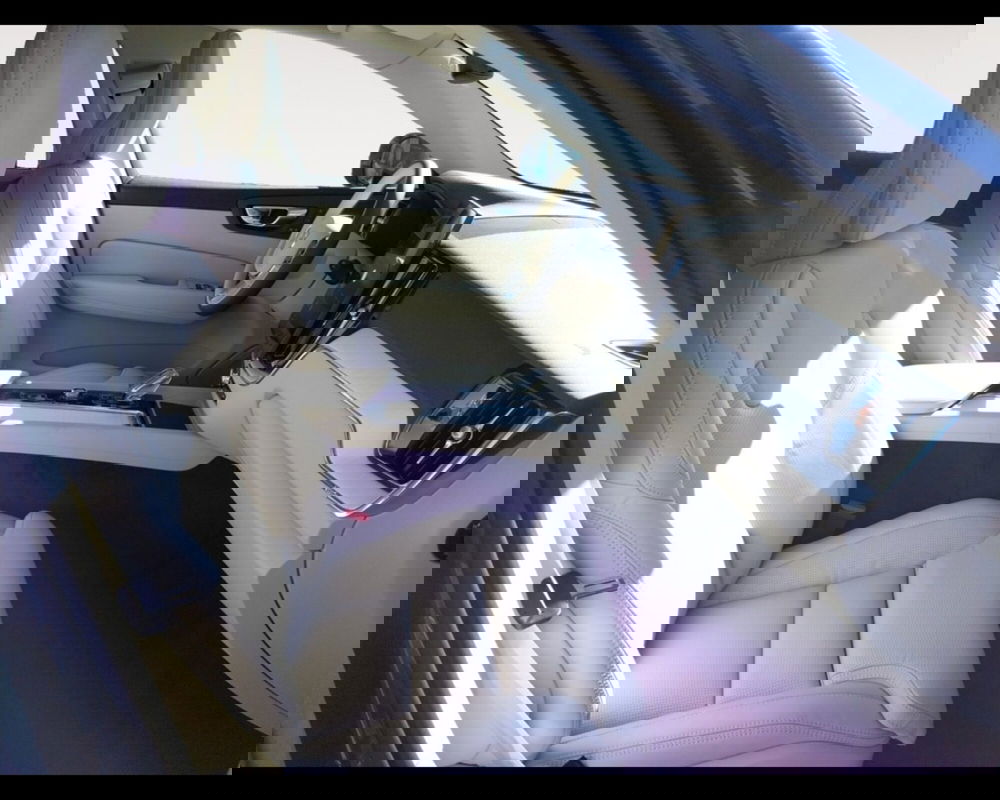 Volvo XC60 nuova a Bologna (14)