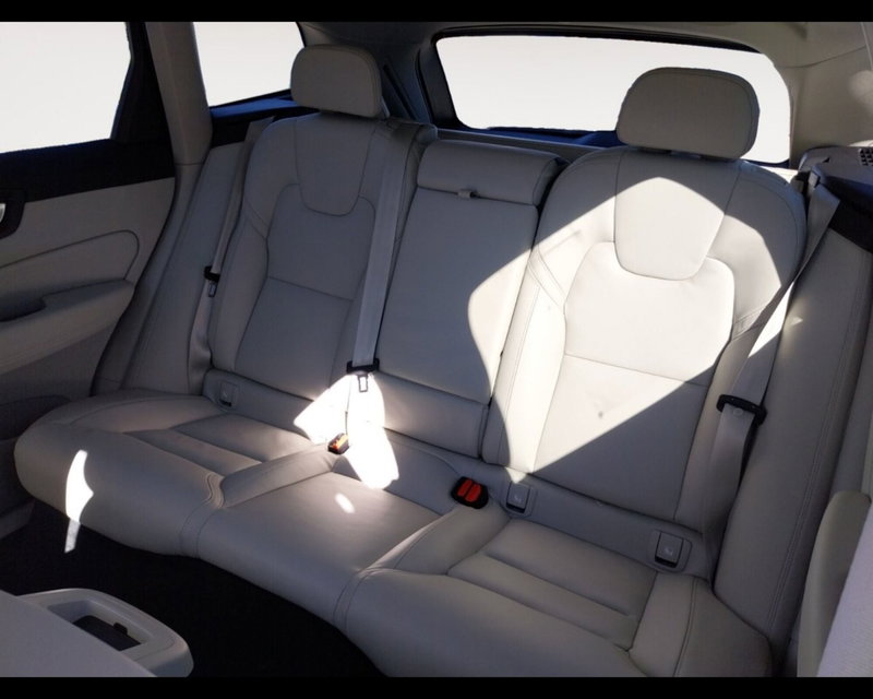 Volvo XC60 nuova a Bologna (15)