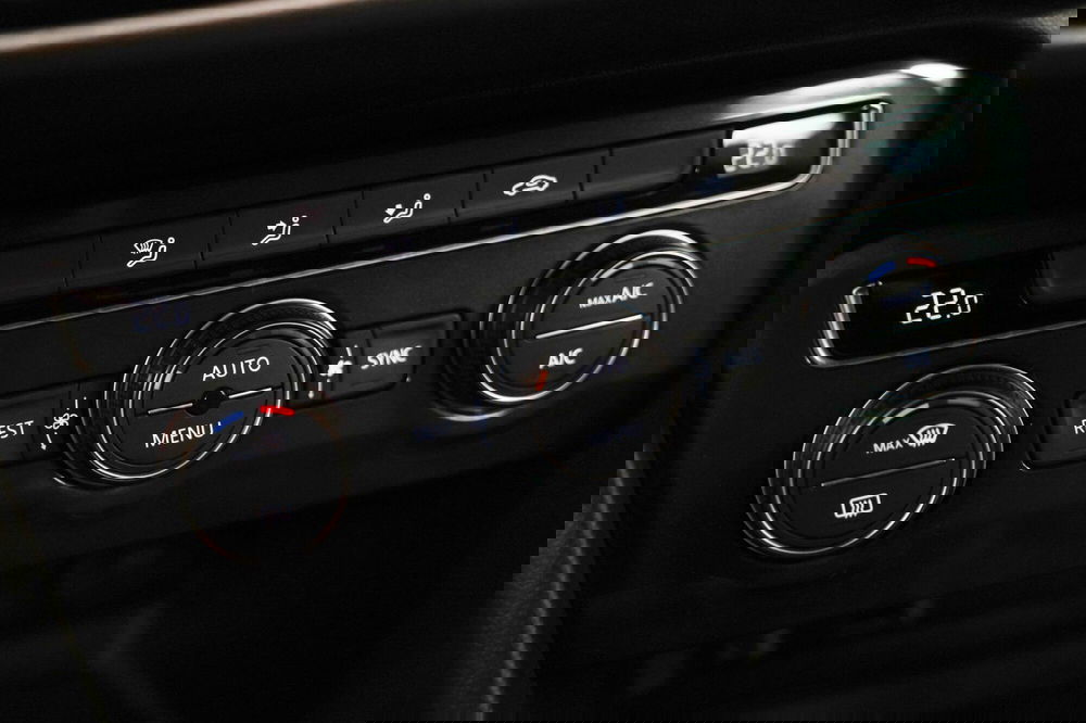 Volkswagen Tiguan usata a Varese (15)