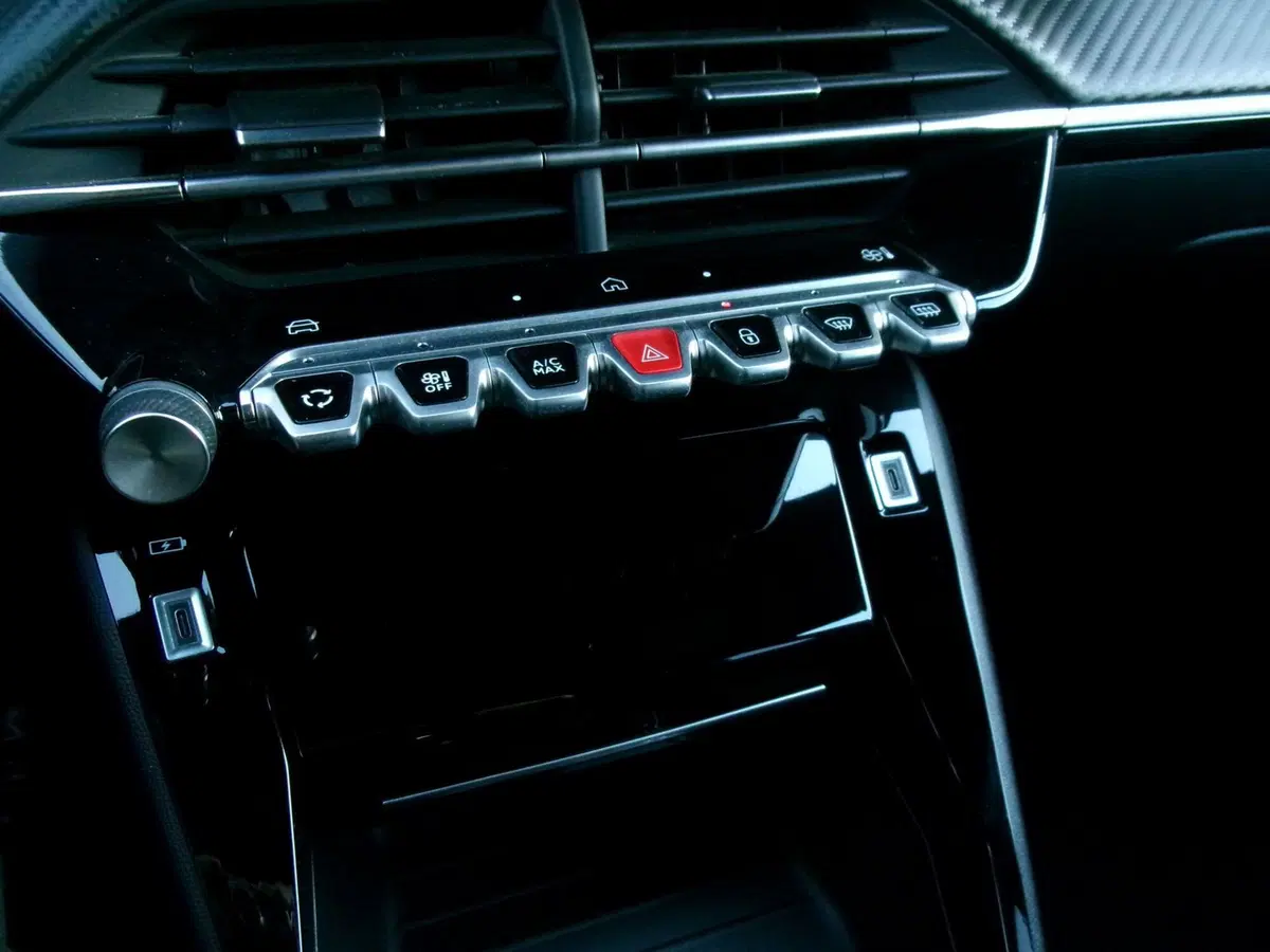 Peugeot 2008 usata a Venezia (11)